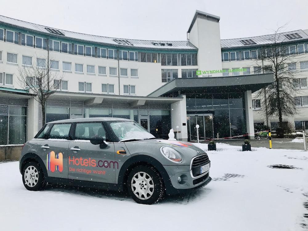 รามาดา บาย วินด์แฮม เดรสเดิน Hotel เดรสเดน ภายนอก รูปภาพ