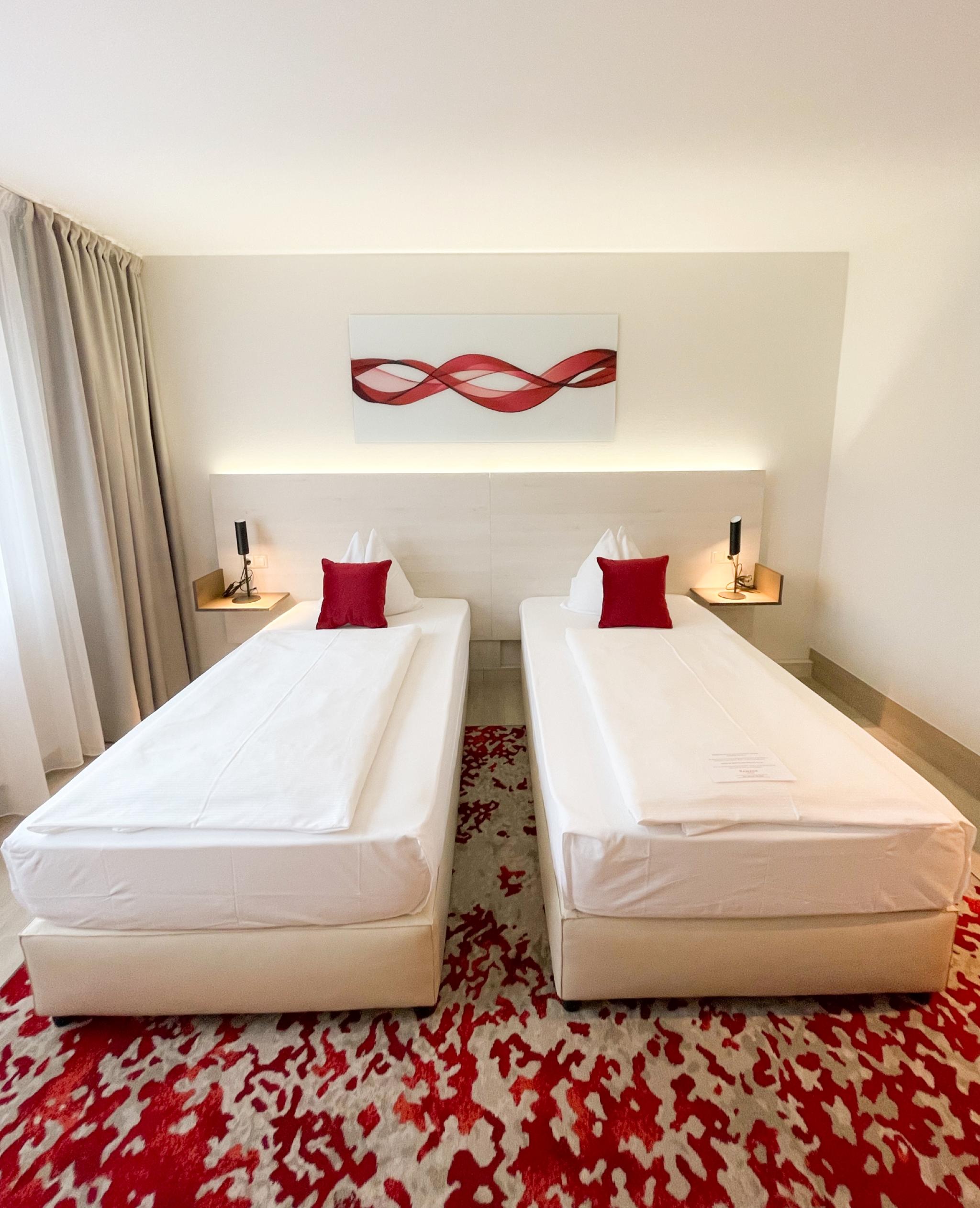 รามาดา บาย วินด์แฮม เดรสเดิน Hotel เดรสเดน ภายนอก รูปภาพ