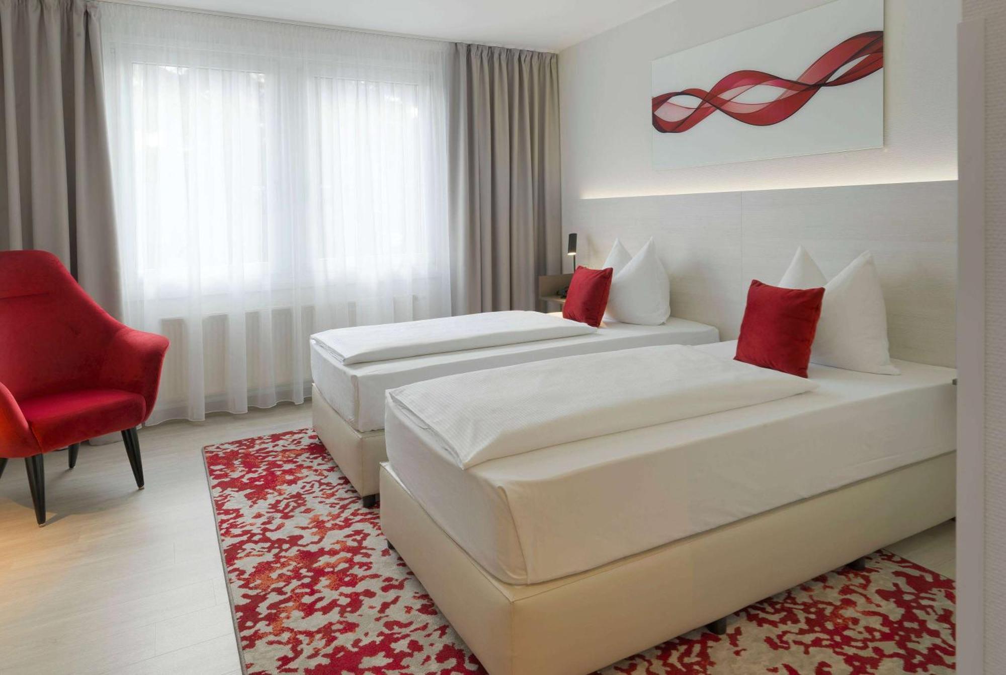 รามาดา บาย วินด์แฮม เดรสเดิน Hotel เดรสเดน ภายนอก รูปภาพ