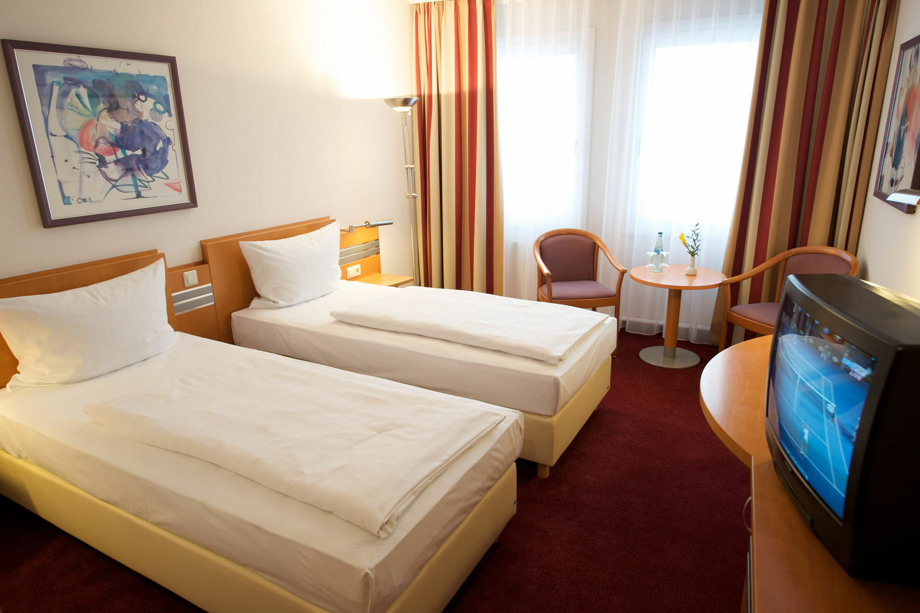 รามาดา บาย วินด์แฮม เดรสเดิน Hotel เดรสเดน ภายนอก รูปภาพ